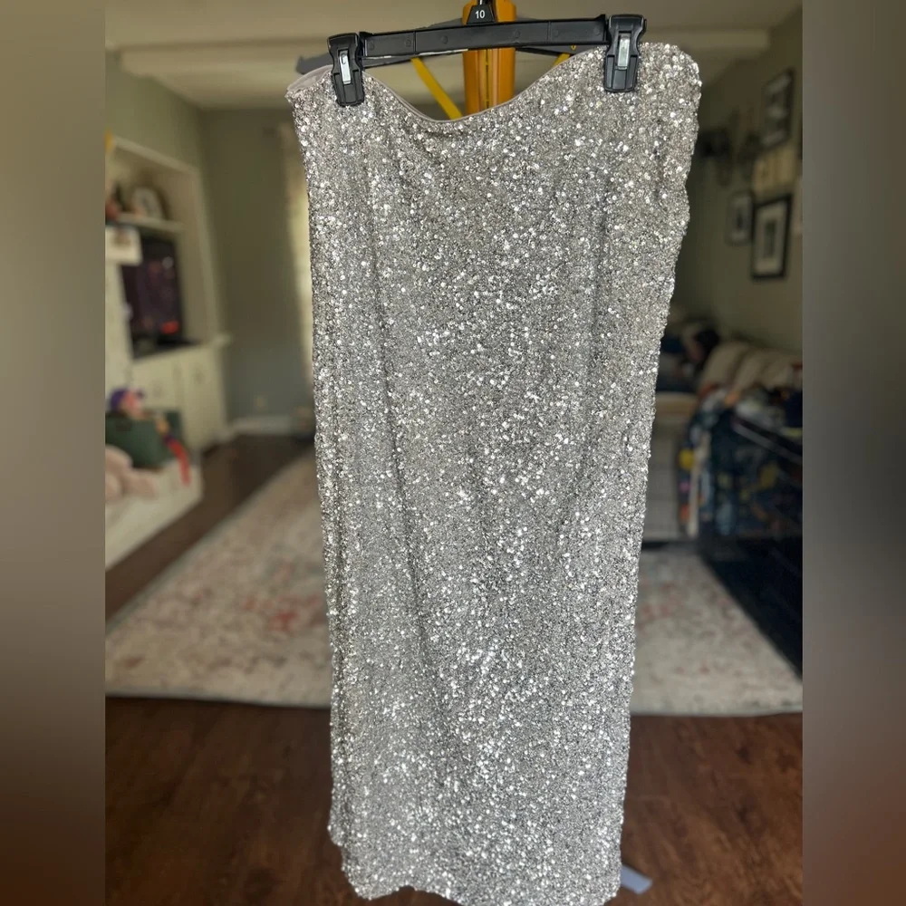 Express Silver Sequin Blazer and Skirt Set - Picture 4 of 7